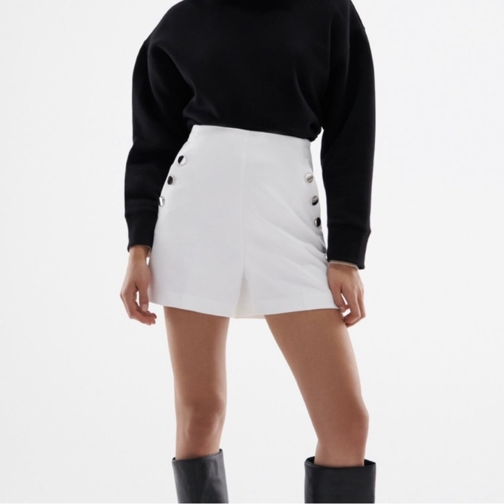 White Zara shorts
